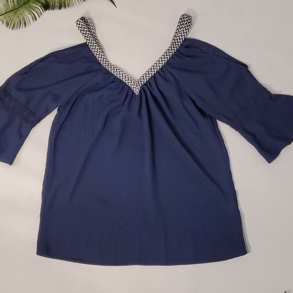 🔖Moa Moa Open Shoulder V-Neck Blouse